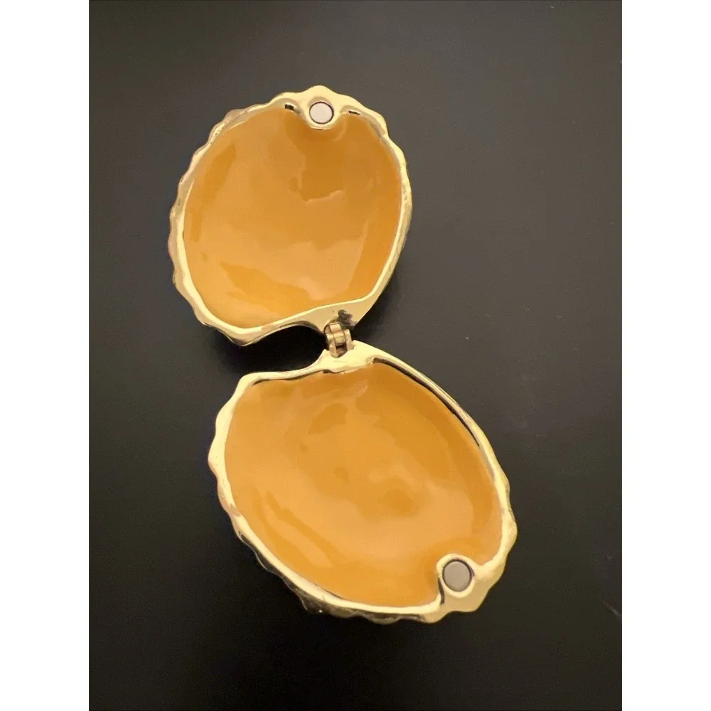 N/A enamel clam
